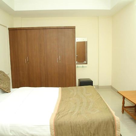Skyview Suites Hyderabad Bagian luar foto