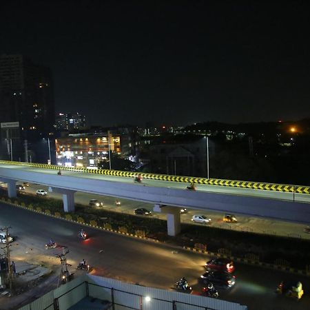 Skyview Suites Hyderabad Bagian luar foto