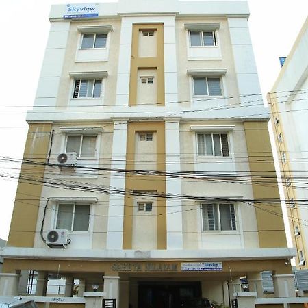 Skyview Suites Hyderabad Bagian luar foto