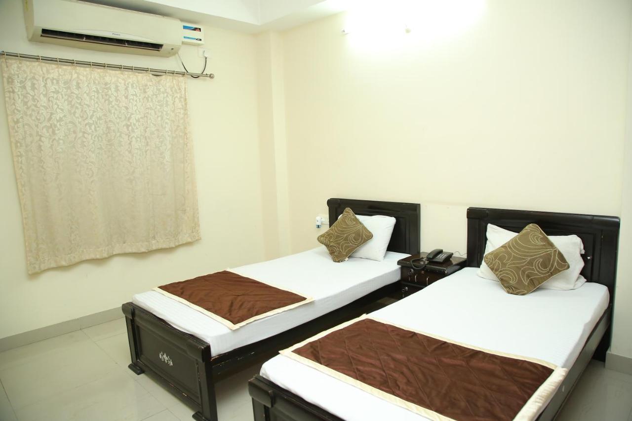 Skyview Suites Hyderabad Bagian luar foto