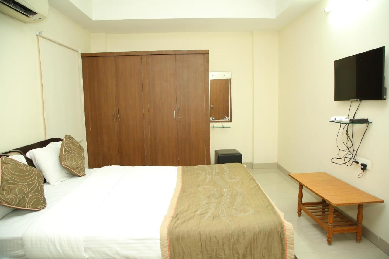 Skyview Suites Hyderabad Bagian luar foto