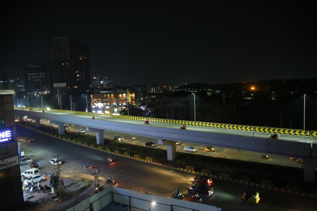 Skyview Suites Hyderabad Bagian luar foto