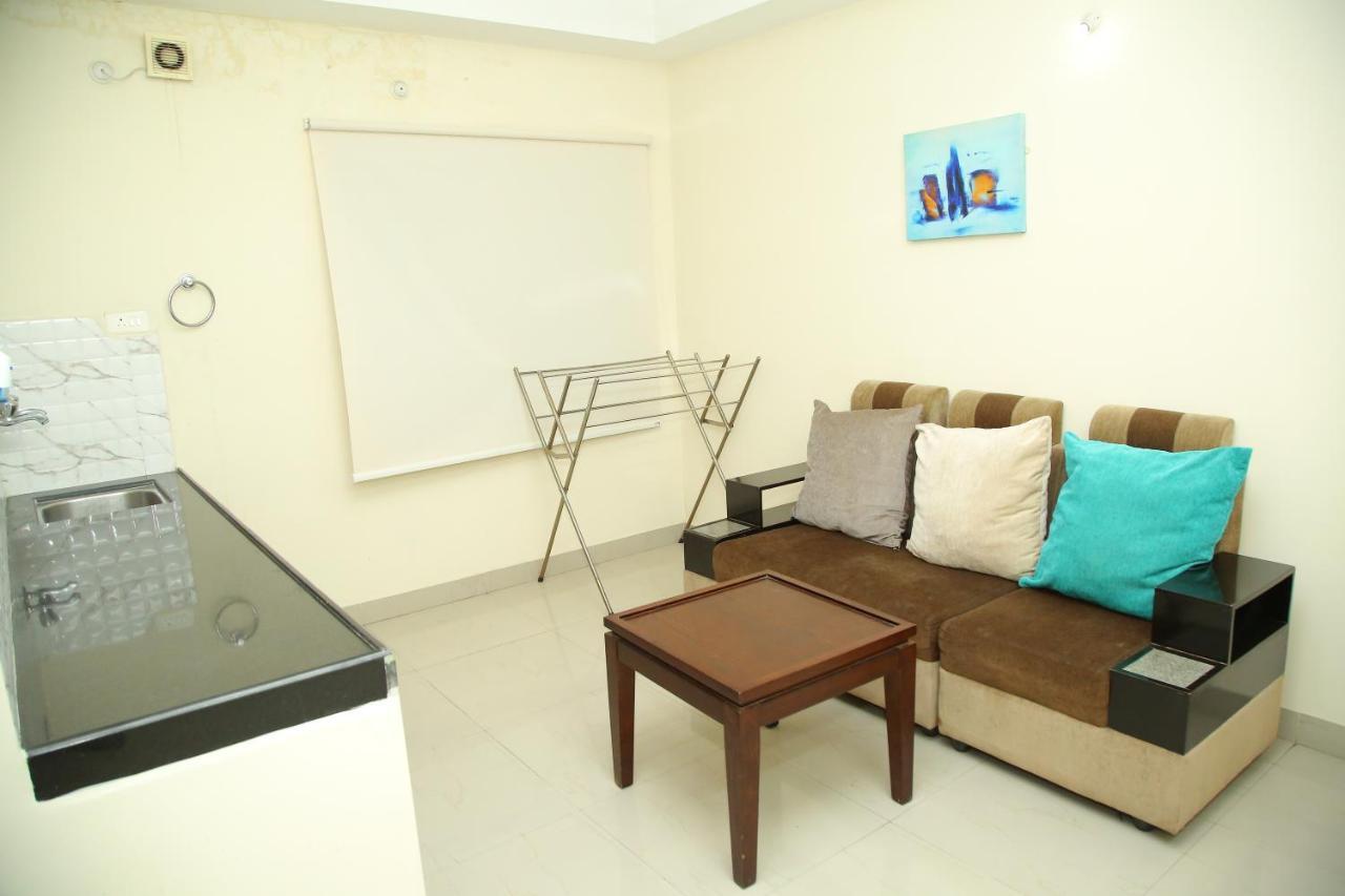 Skyview Suites Hyderabad Bagian luar foto