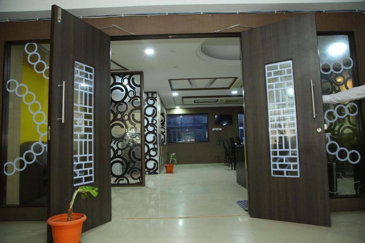 Skyview Suites Hyderabad Bagian luar foto