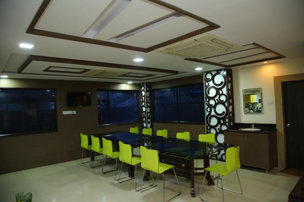 Skyview Suites Hyderabad Bagian luar foto