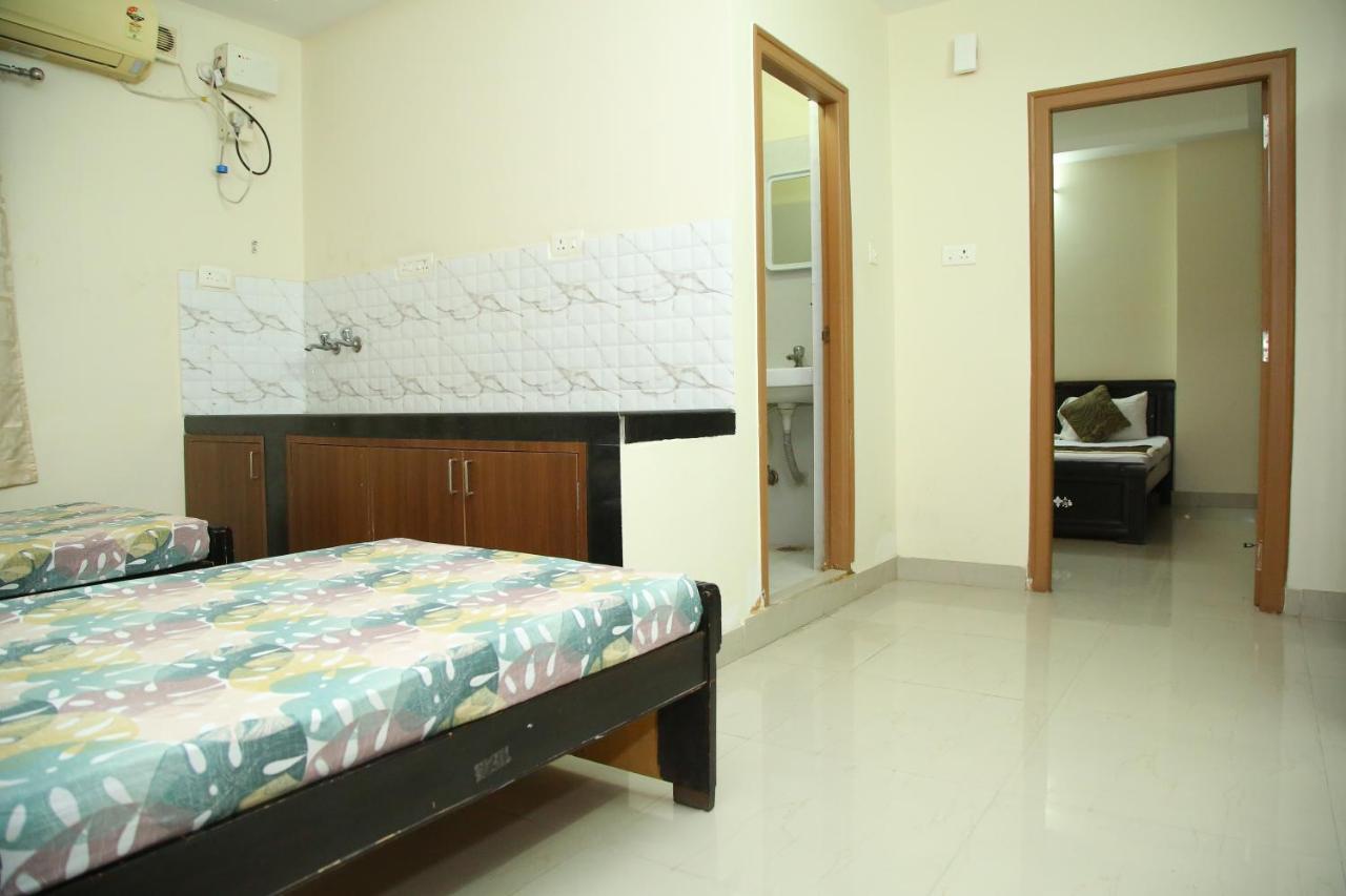 Skyview Suites Hyderabad Bagian luar foto