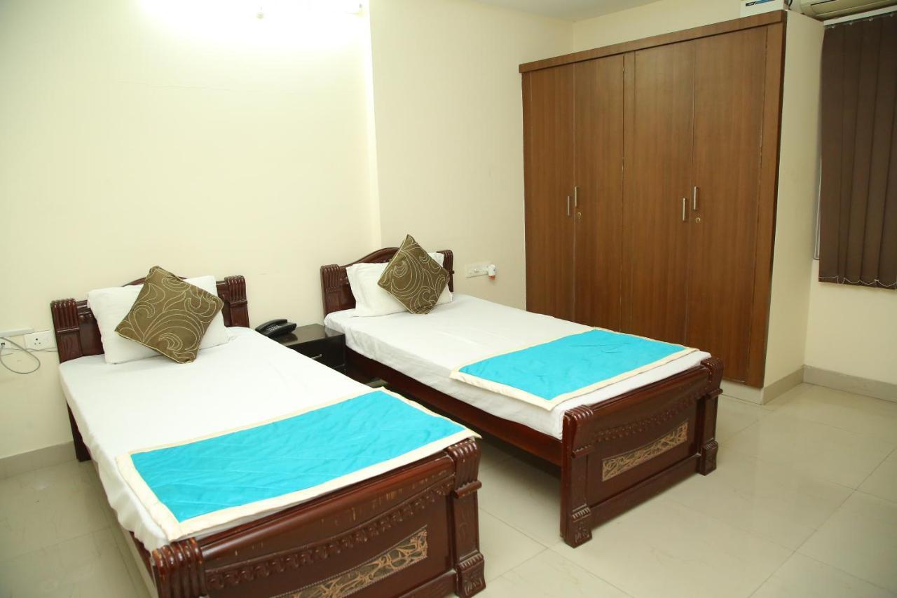 Skyview Suites Hyderabad Bagian luar foto