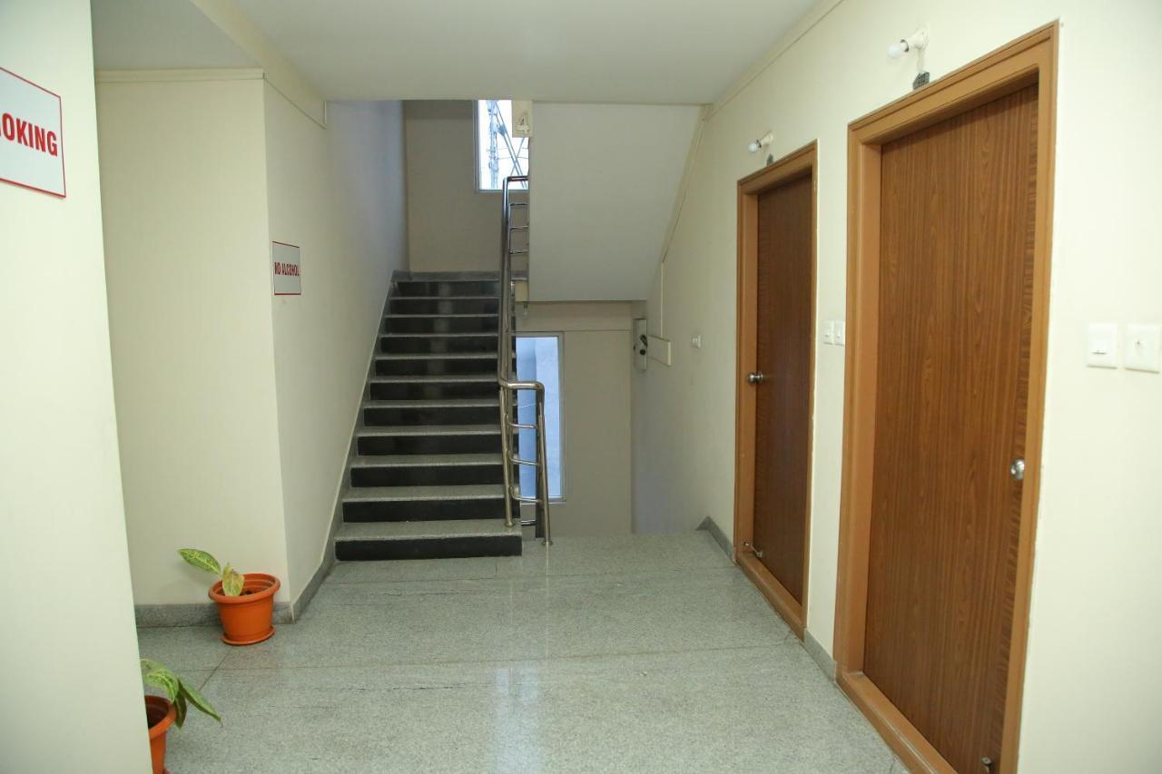 Skyview Suites Hyderabad Bagian luar foto