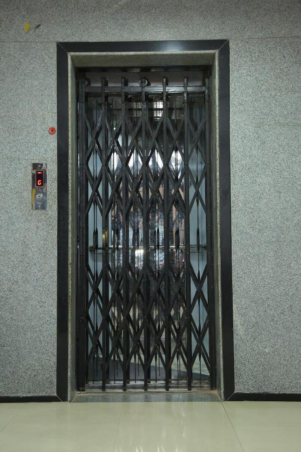 Skyview Suites Hyderabad Bagian luar foto