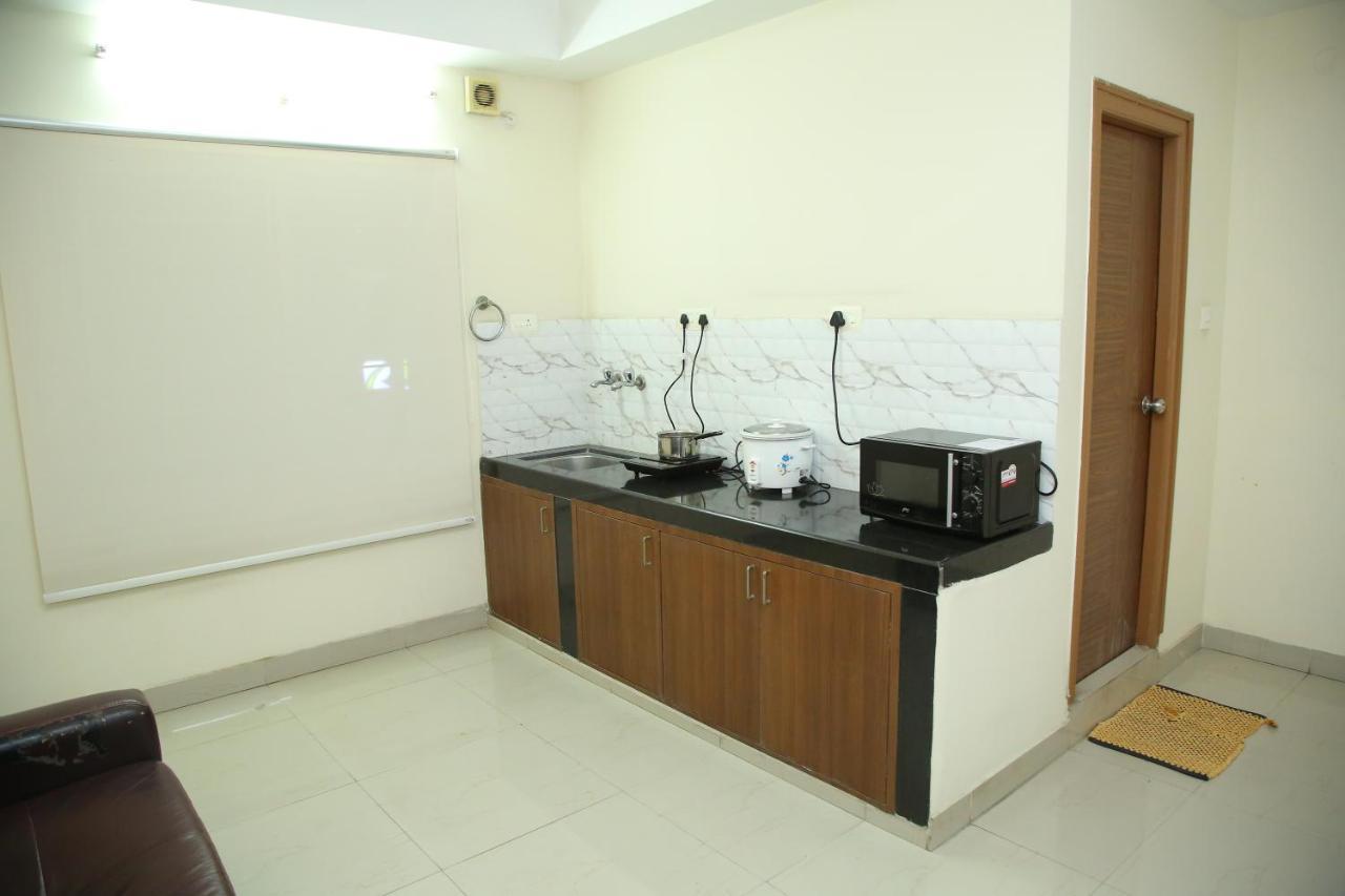 Skyview Suites Hyderabad Bagian luar foto